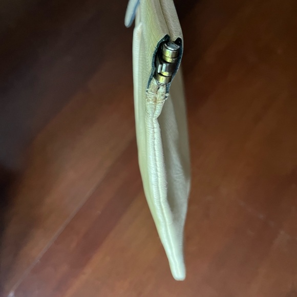 Rare Philippe Vintage Leather Clutch Purse Cream With Spring Lock Open/Close - Picture 10 of 10